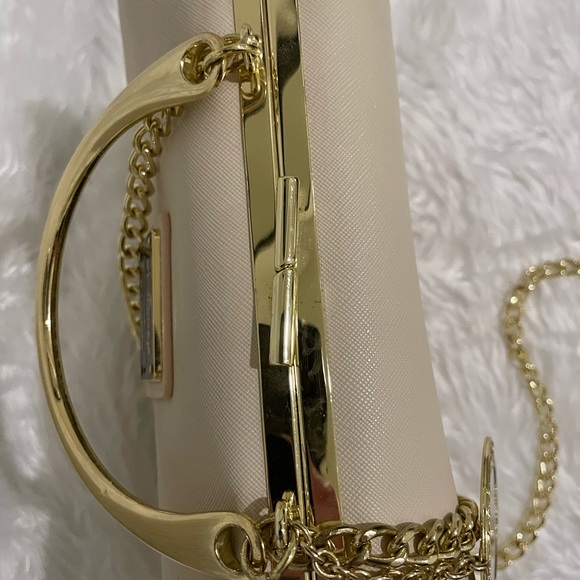 SOLD - Rare Loungefly Evil Queen Poison Apple Clasp Crossbody Purse - Picture 6 of 7